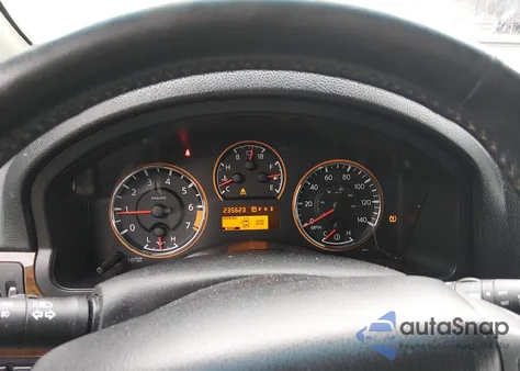 2013 Nissan Armada Platinum z USA, uszkodzony, nr VIN 5N1BA0NF8DN613152